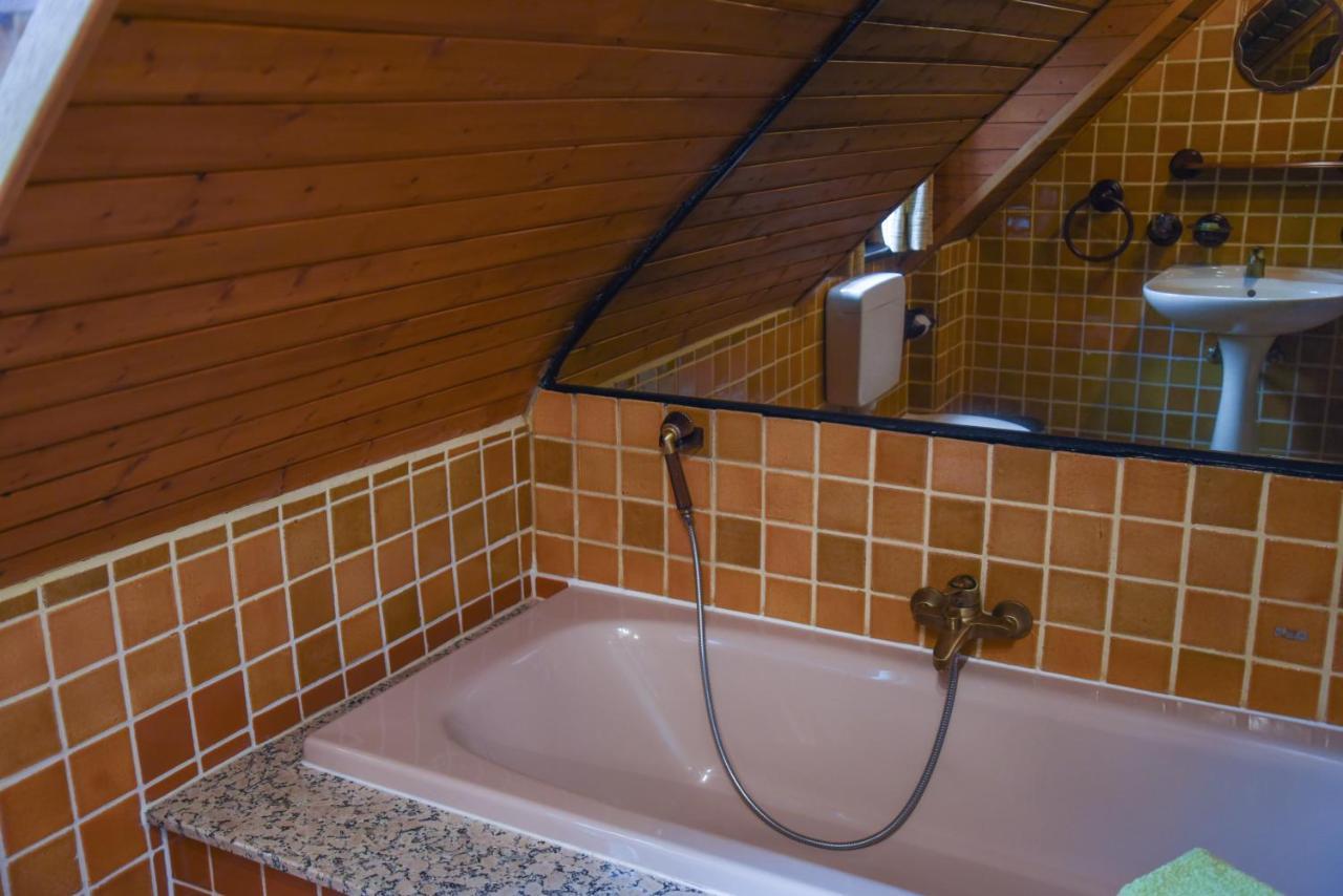 Weisel Gastehaus Eponadaヴィラ エクステリア 写真